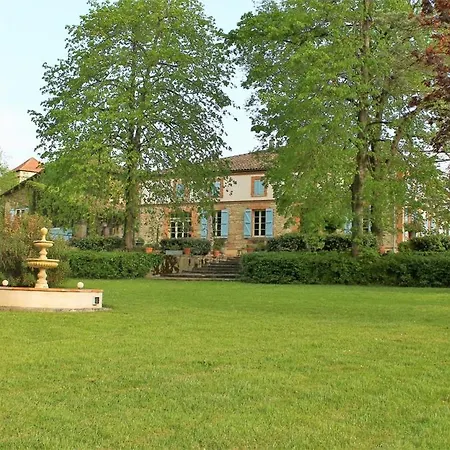 Holiday home Le Pigeonnier De Migou Larrazet